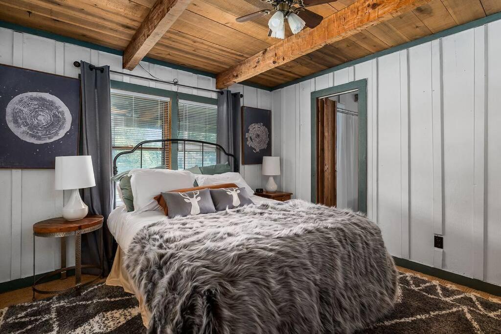 Rustic Cabin, Dock, Firepit, Kayaks & Games Winchester Luaran gambar